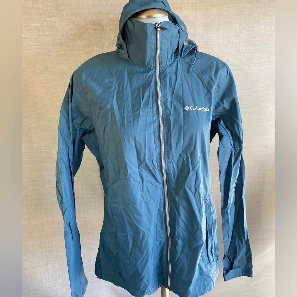 Columbia water resistant jacket size medium